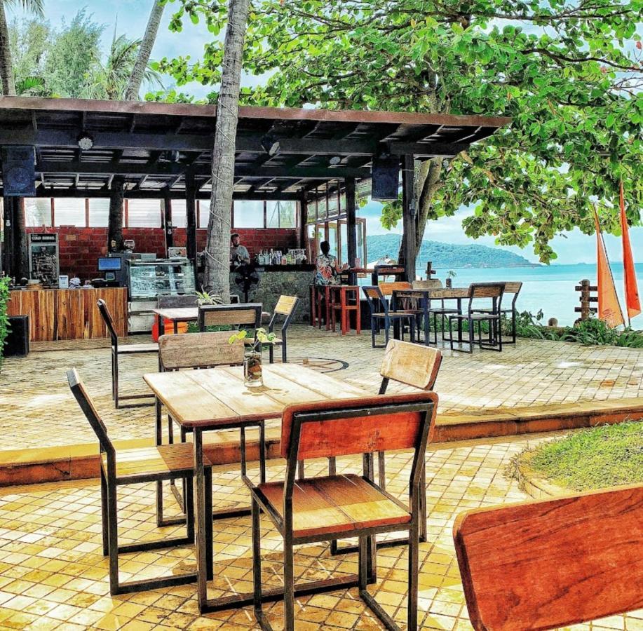 Chill Lipa Noi And Cafe Vandrerhjem *